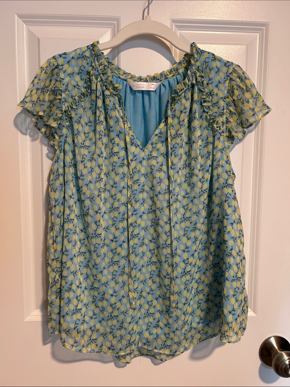 LC Lauren Conrad Lemon Print Ruffle V-Neck Blouse Women's Petite Medium